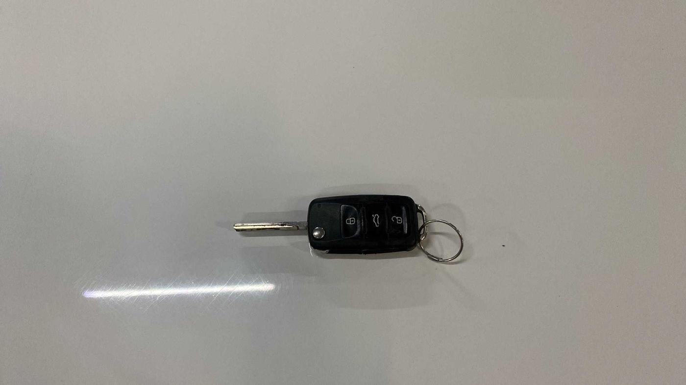 2014 Volkswagen Polo HIGHLINE DIESEL, Diesel, Manual, 1,02,608 km, Key Close Up