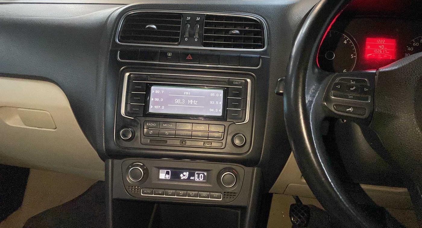 2014 Volkswagen Polo HIGHLINE DIESEL, Diesel, Manual, 1,02,608 km, Air Conditioner