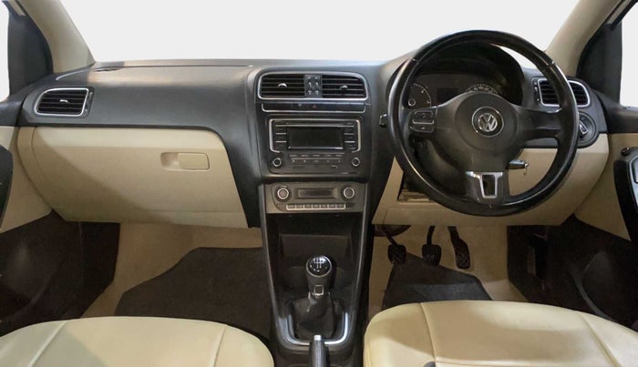 2014 Volkswagen Polo HIGHLINE DIESEL, Diesel, Manual, 1,02,608 km, Dashboard