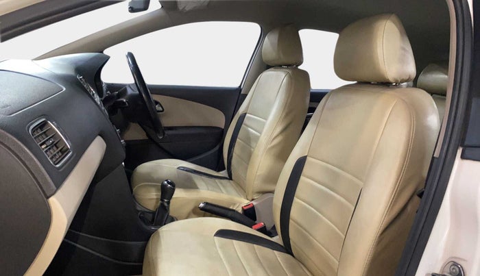 2014 Volkswagen Polo HIGHLINE DIESEL, Diesel, Manual, 1,02,608 km, Right Side Front Door Cabin