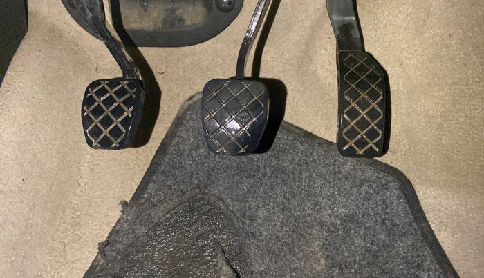 2014 Volkswagen Polo HIGHLINE DIESEL, Diesel, Manual, 1,02,608 km, Pedals