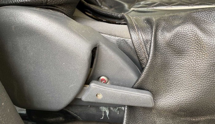 2018 Maruti Alto 800 LXI CNG, CNG, Manual, 27,491 km, Driver Side Adjustment Panel