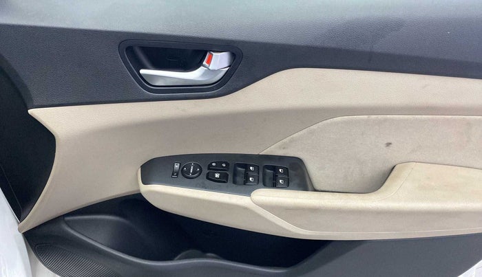2018 Hyundai Verna 1.4 EX PETROL, Petrol, Manual, 26,029 km, Driver Side Door Panels Control