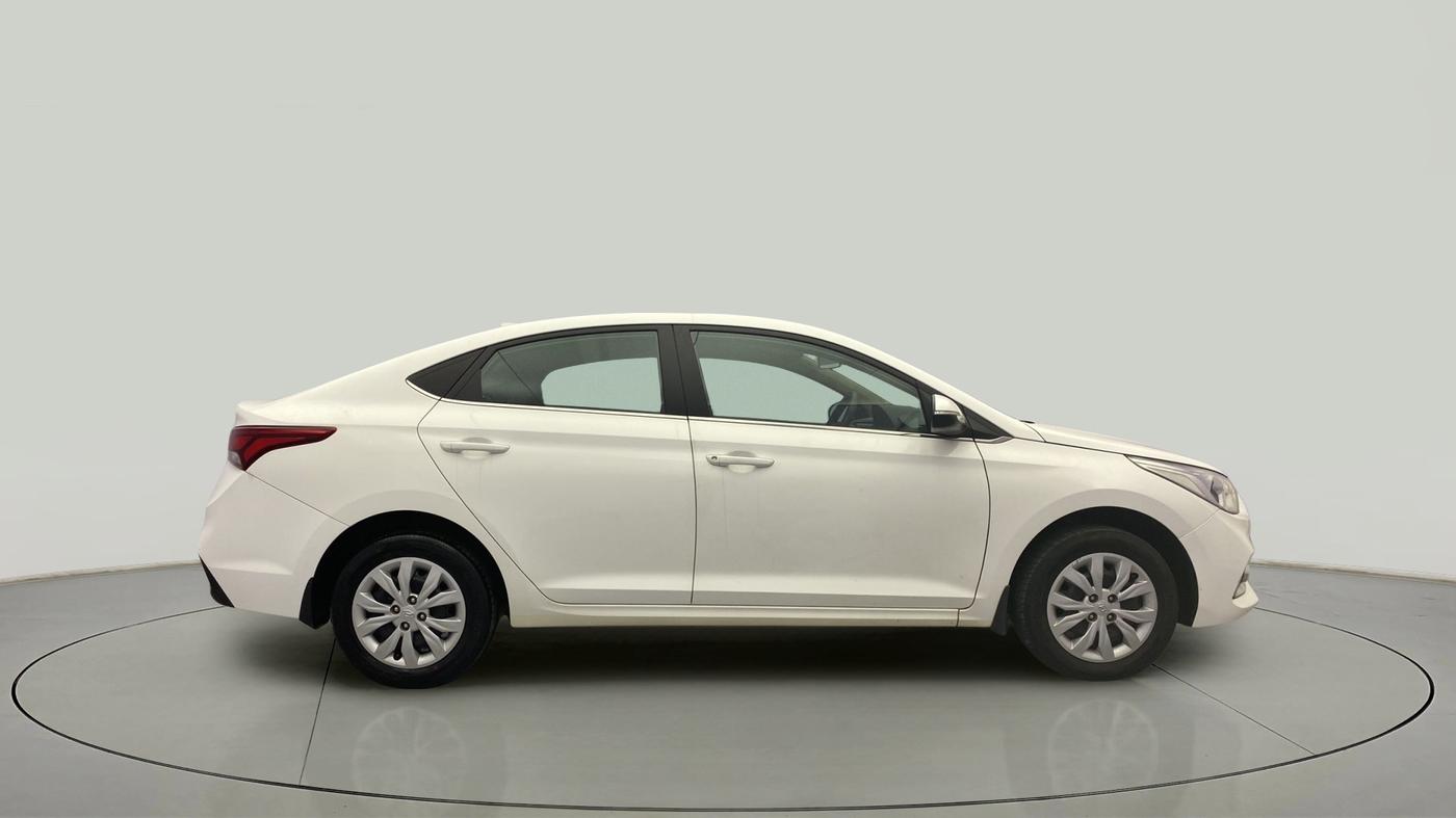 2018 Hyundai Verna 1.4 EX PETROL, Petrol, Manual, 26,029 km, Right Side View
