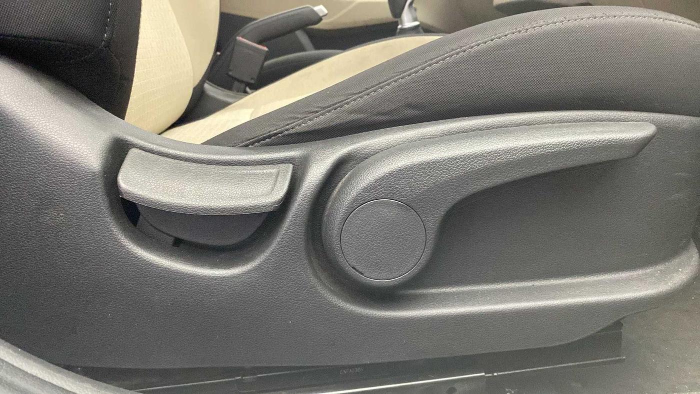 2018 Hyundai Verna 1.4 EX PETROL, Petrol, Manual, 26,029 km, Driver Side Adjustment Panel