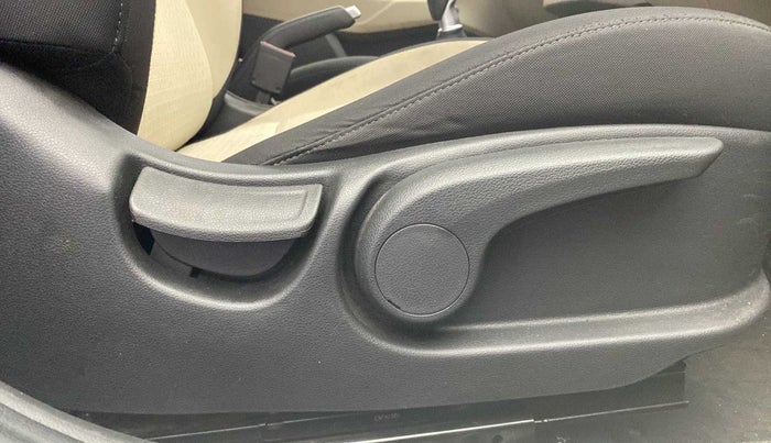 2018 Hyundai Verna 1.4 EX PETROL, Petrol, Manual, 26,029 km, Driver Side Adjustment Panel