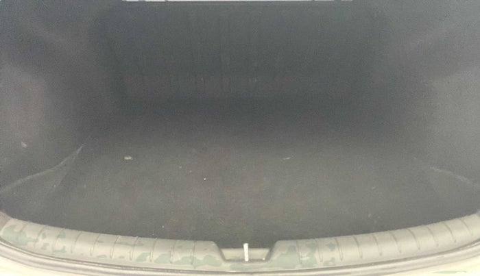 2018 Hyundai Verna 1.4 EX PETROL, Petrol, Manual, 26,029 km, Boot Inside