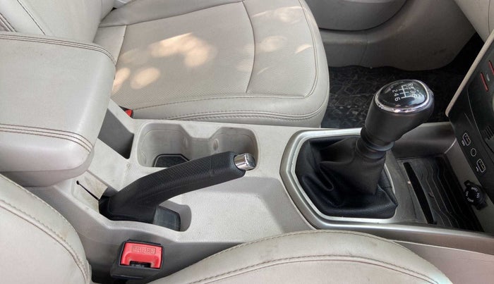2021 Mahindra XUV300 W8 (O) 1.2 PETROL, Petrol, Manual, 17,357 km, Gear Lever