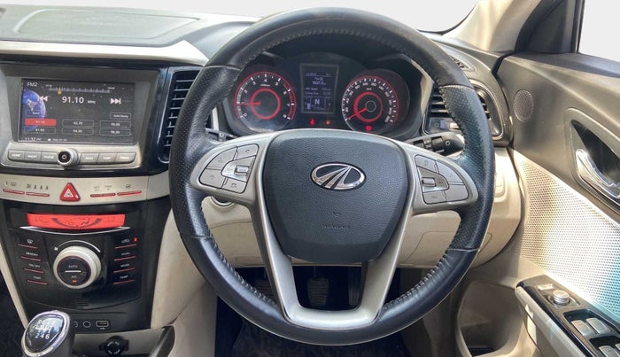 2021 Mahindra XUV300 W8 (O) 1.2 PETROL, Petrol, Manual, 17,357 km, Steering Wheel Close Up