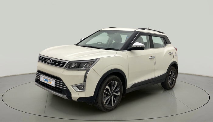 2022 Mahindra XUV300 W8 (O) 1.2 PETROL, Petrol, Manual, 4,554 km, Left Front Diagonal