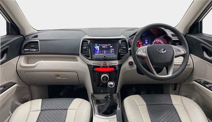 2022 Mahindra XUV300 W8 (O) 1.2 PETROL, Petrol, Manual, 4,554 km, Dashboard