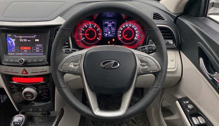 2022 Mahindra XUV300 W8 (O) 1.2 PETROL, Petrol, Manual, 4,554 km, Steering Wheel Close Up