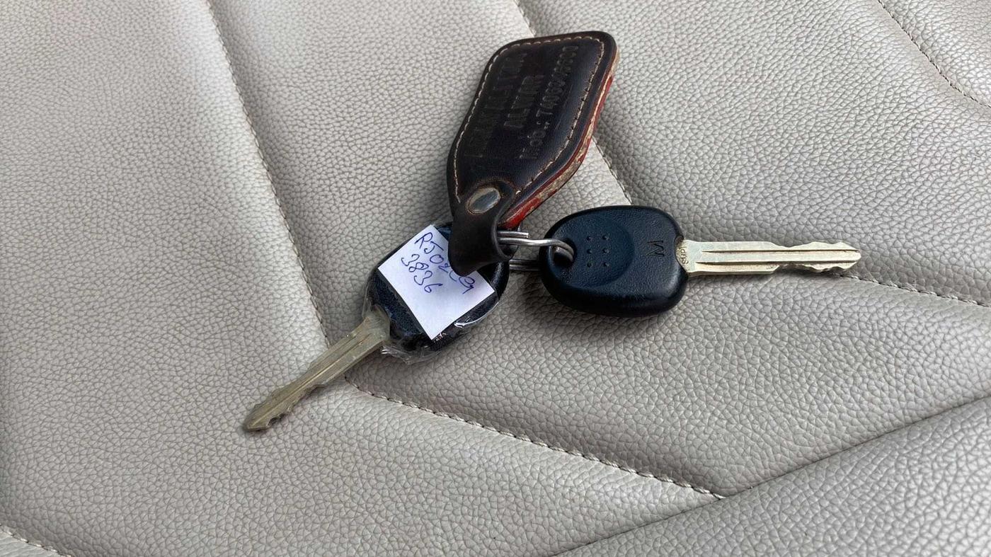2022 KIA SONET HTE 1.5, Diesel, Manual, 16,864 km, Key Close Up