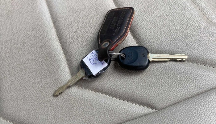 2022 KIA SONET HTE 1.5, Diesel, Manual, 16,864 km, Key Close Up