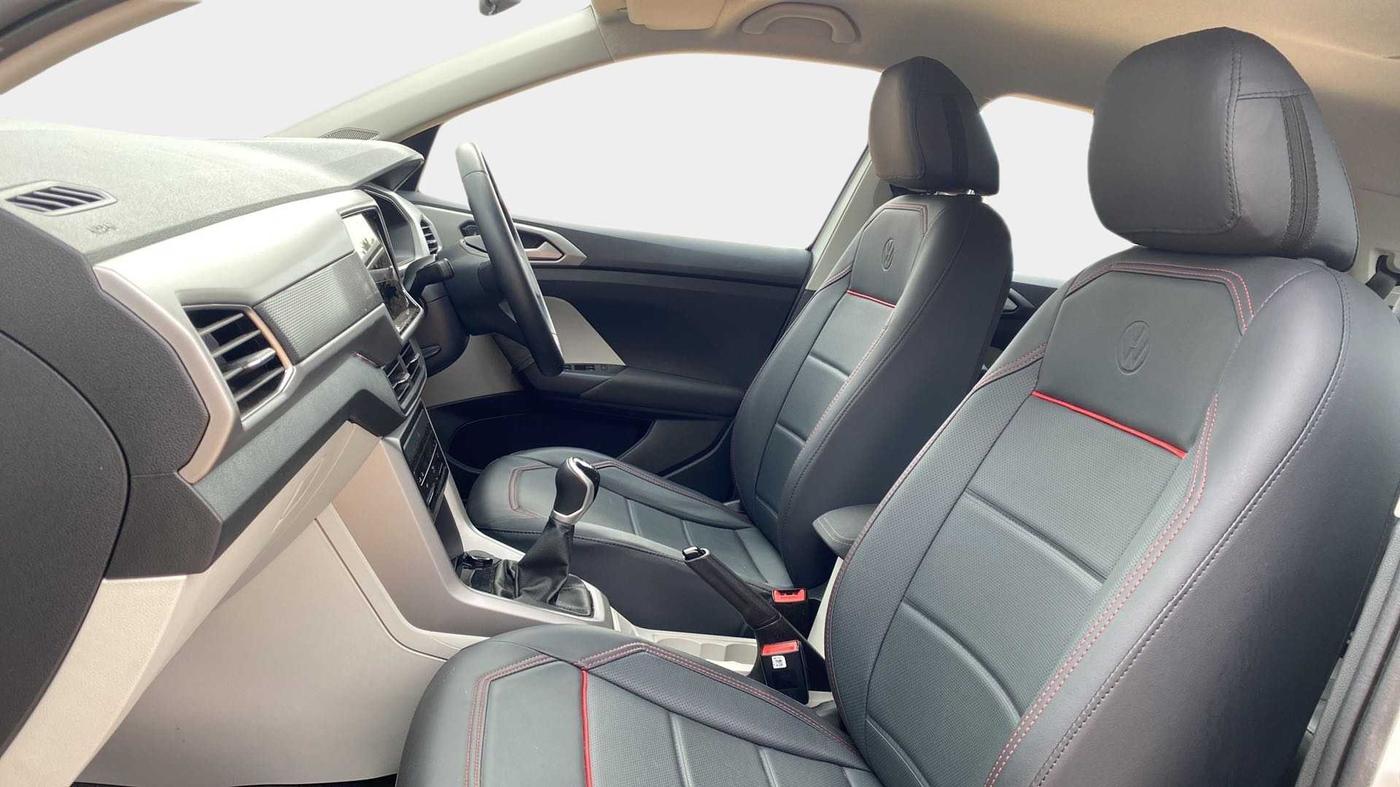 2021 Volkswagen TAIGUN HIGHLINE 1.0 TSI MT, Petrol, Manual, 6,510 km, Right Side Front Door Cabin