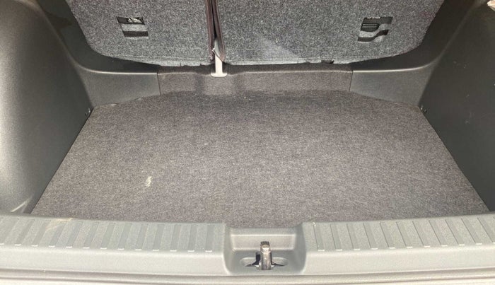 2021 Volkswagen TAIGUN HIGHLINE 1.0 TSI MT, Petrol, Manual, 6,510 km, Boot Inside