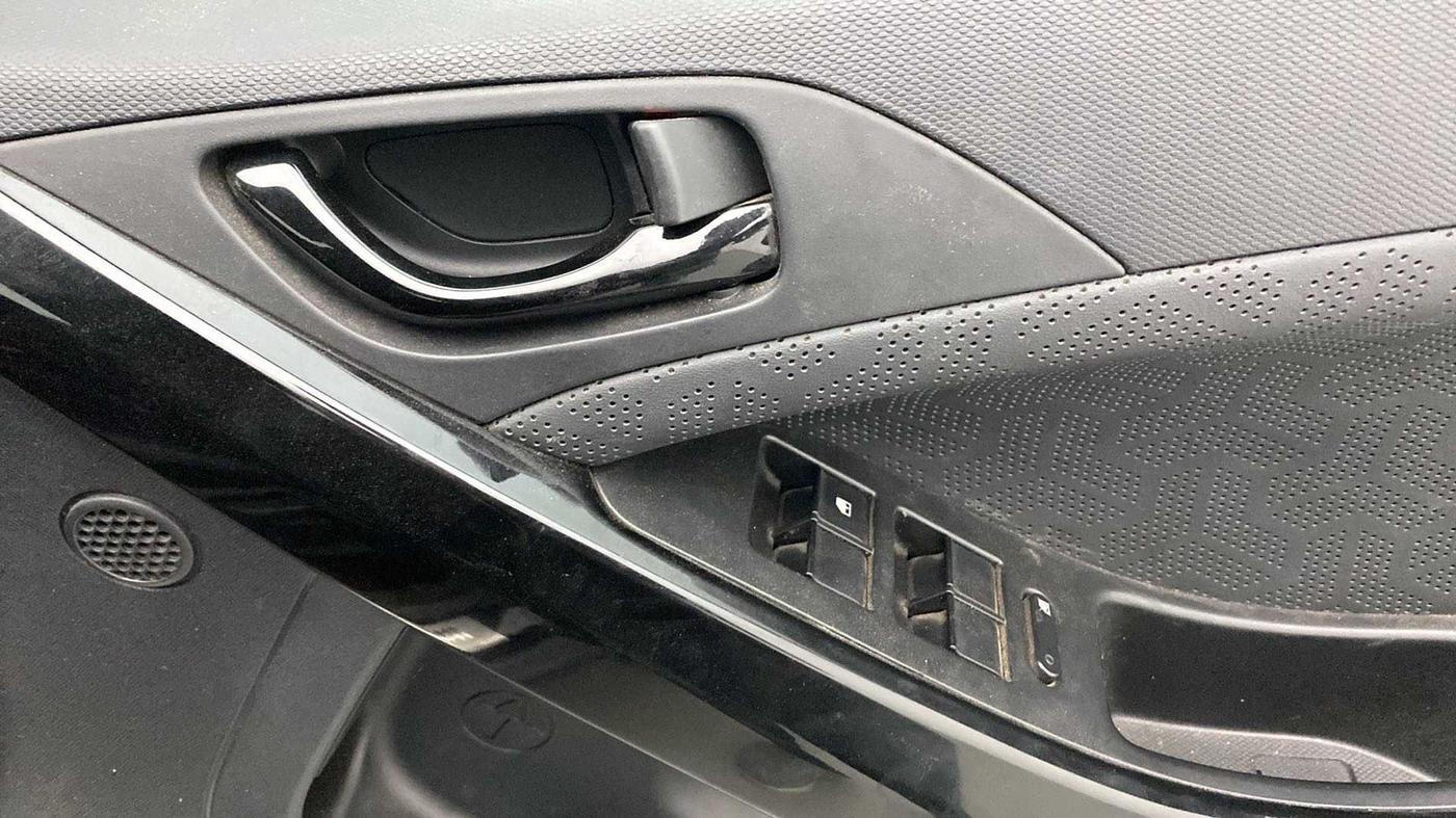 2022 Tata NEXON XZA PLUS (L), Petrol, Automatic, 32,790 km, Driver Side Door Panels Control