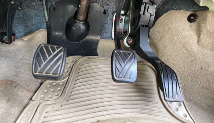 2015 Maruti Ertiga VXI, Petrol, Manual, 23,637 km, Pedals