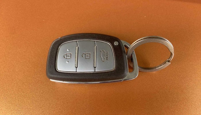 2016 Hyundai Grand i10 ASTA 1.2 KAPPA VTVT, Petrol, Manual, 1,14,786 km, Key Close Up