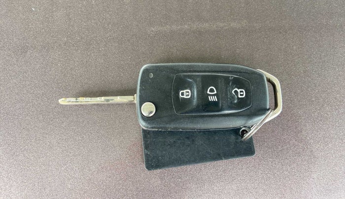 2017 Tata Tiago XZ PETROL, Petrol, Manual, 79,584 km, Key Close Up