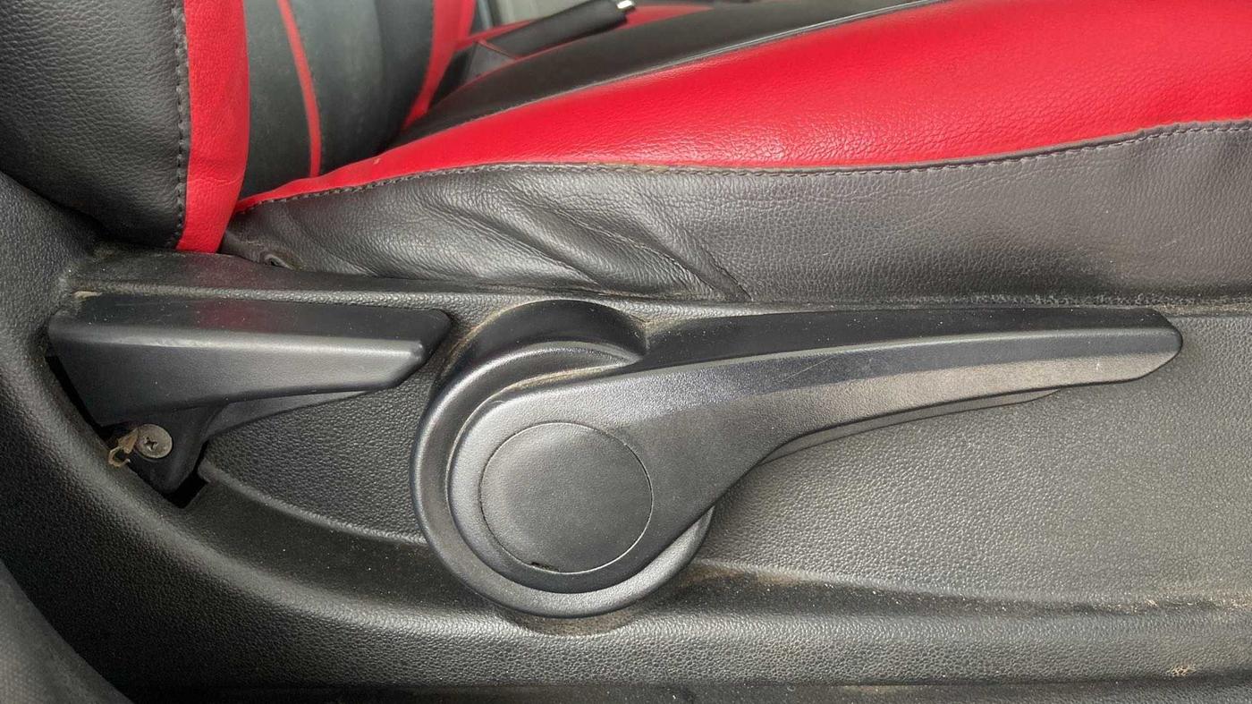 2017 Tata Tiago XZ PETROL, Petrol, Manual, 79,584 km, Driver Side Adjustment Panel