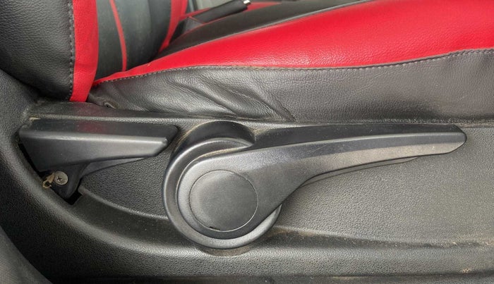 2017 Tata Tiago XZ PETROL, Petrol, Manual, 79,584 km, Driver Side Adjustment Panel