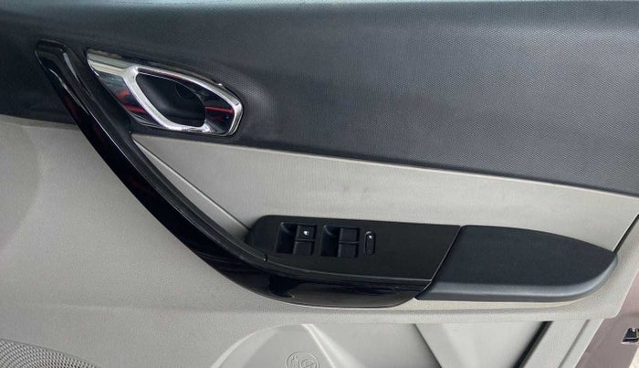 2017 Tata Tiago XZ PETROL, Petrol, Manual, 79,584 km, Driver Side Door Panels Control