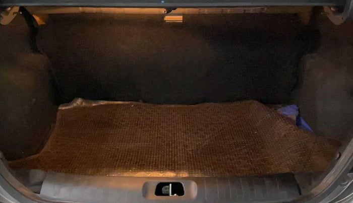 2014 Maruti Swift Dzire VXI, Petrol, Manual, 49,587 km, Boot Inside