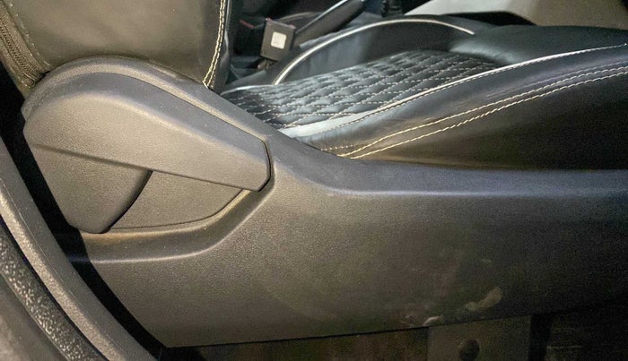 2022 Nissan MAGNITE XL, Petrol, Manual, 29,292 km, Driver Side Adjustment Panel