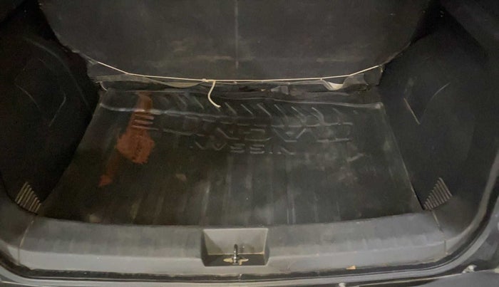 2022 Nissan MAGNITE XL, Petrol, Manual, 29,292 km, Boot Inside