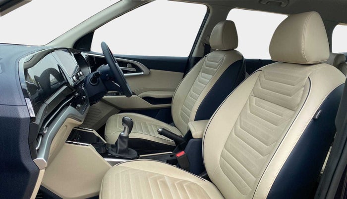 2023 KIA CARENS LUXURY 1.4 PETROL 7 STR, Petrol, Manual, 5,126 km, Right Side Front Door Cabin