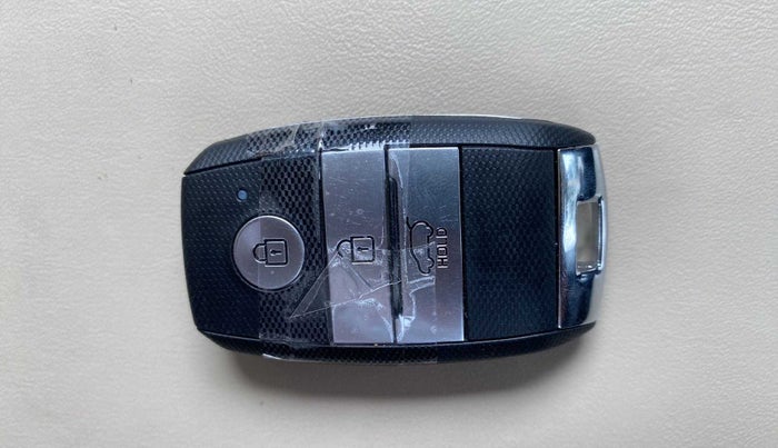 2023 KIA CARENS LUXURY 1.4 PETROL 7 STR, Petrol, Manual, 5,126 km, Key Close Up