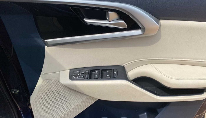 2023 KIA CARENS LUXURY 1.4 PETROL 7 STR, Petrol, Manual, 5,126 km, Driver Side Door Panels Control