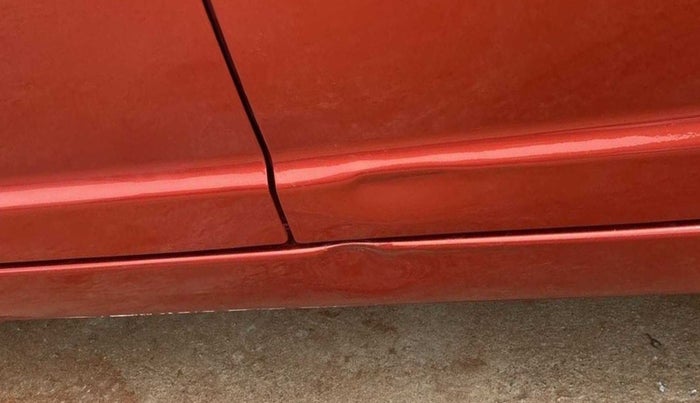 2011 Maruti Swift VXI, Petrol, Manual, 64,003 km, Left running board - Minor scratches