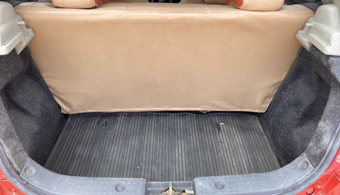 2011 Maruti Swift VXI, Petrol, Manual, 64,003 km, Dicky (Boot door) - Parcel tray missing