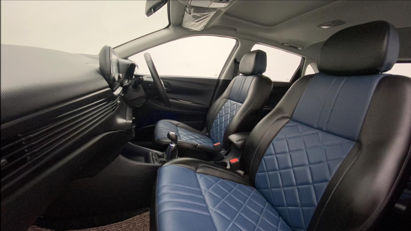 2022 Hyundai NEW I20 ASTA 1.2 MT, Petrol, Manual, 4,236 km, Right Side Front Door Cabin
