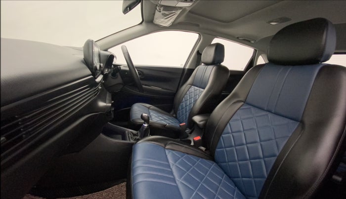 2022 Hyundai NEW I20 ASTA 1.2 MT, Petrol, Manual, 4,236 km, Right Side Front Door Cabin