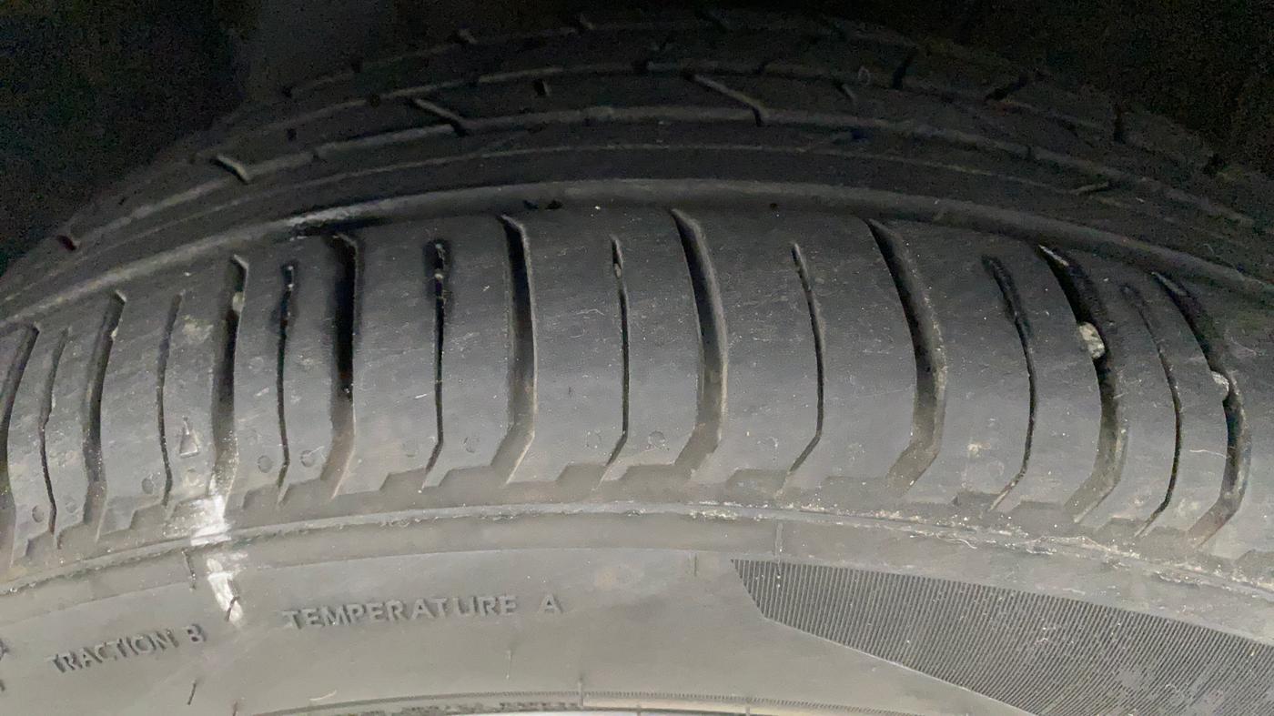 2022 Hyundai NEW I20 ASTA 1.2 MT, Petrol, Manual, 4,236 km, Left Front Tyre Tread