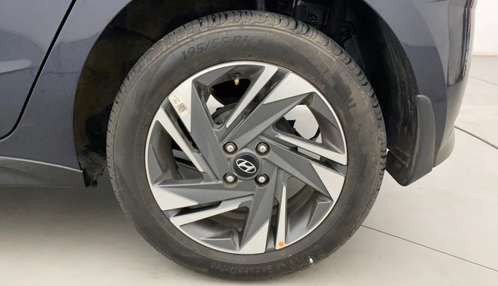 2022 Hyundai NEW I20 ASTA 1.2 MT, Petrol, Manual, 4,236 km, Left Rear Wheel