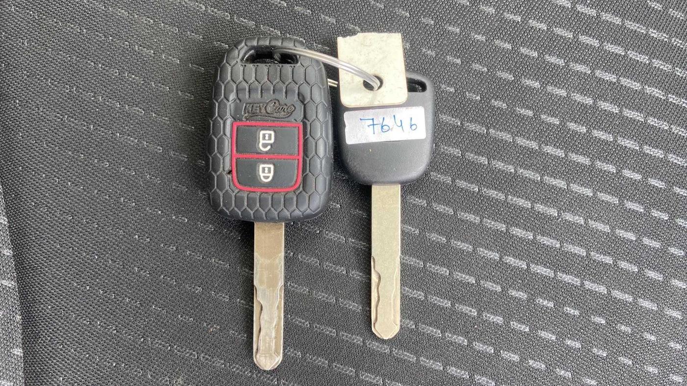 2018 Honda WR-V 1.2L I-VTEC VX MT, Petrol, Manual, 37,920 km, Key Close Up