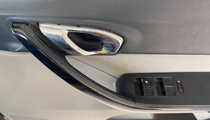 2019 Tata Tiago XZ PETROL, Petrol, Manual, 36,754 km, Driver Side Door Panels Control