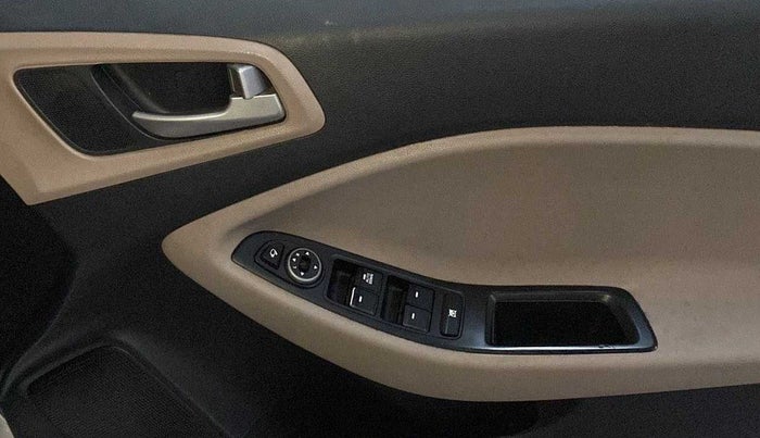 2020 Hyundai Elite i20 SPORTZ PLUS 1.2, Petrol, Manual, 62,409 km, Driver Side Door Panels Control