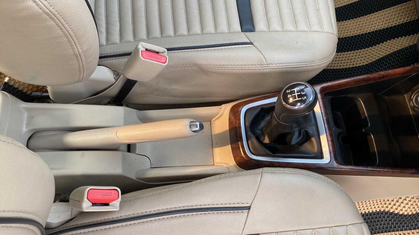2018 Maruti Dzire VXI, Petrol, Manual, 37,575 km, Gear Lever