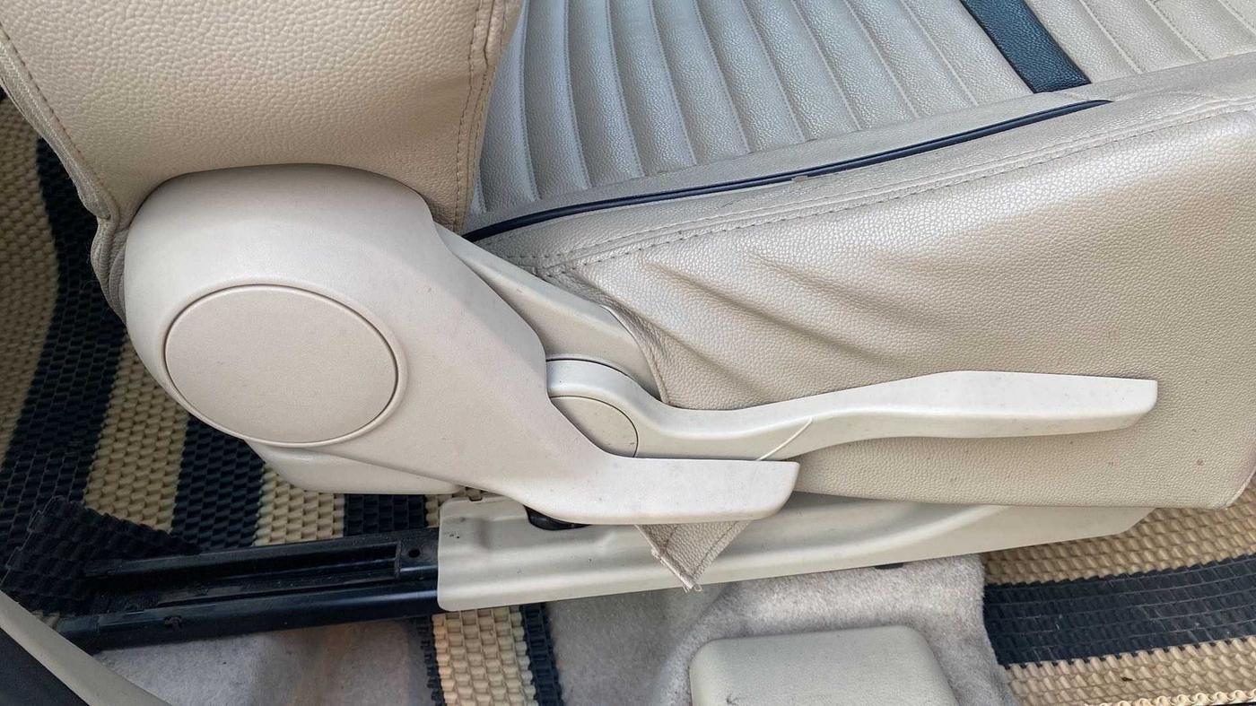 2018 Maruti Dzire VXI, Petrol, Manual, 37,575 km, Driver Side Adjustment Panel