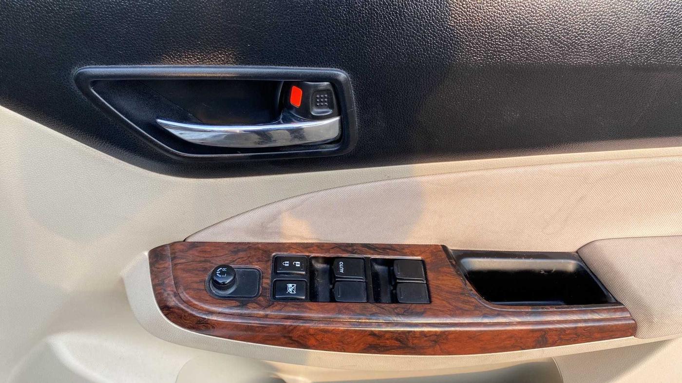 2018 Maruti Dzire VXI, Petrol, Manual, 37,575 km, Driver Side Door Panels Control