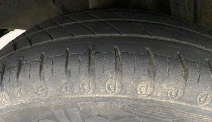 2020 Renault Kwid CLIMBER 1.0 AMT (O), Petrol, Automatic, 53,521 km, Right Rear Tyre Tread