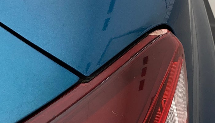 2020 Renault Kwid CLIMBER 1.0 AMT (O), Petrol, Automatic, 53,521 km, Left tail light - Minor damage