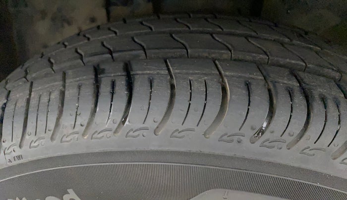 2020 Renault Kwid CLIMBER 1.0 AMT (O), Petrol, Automatic, 53,521 km, Left Front Tyre Tread