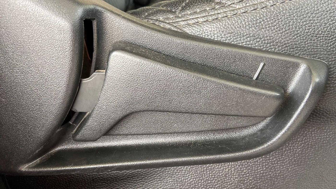 2022 Maruti S PRESSO VXI+, Petrol, Manual, 34,855 km, Driver Side Adjustment Panel