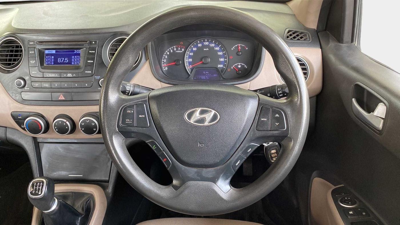 2014 Hyundai Xcent S 1.2, CNG, Manual, 1,18,087 km, Steering Wheel Close Up
